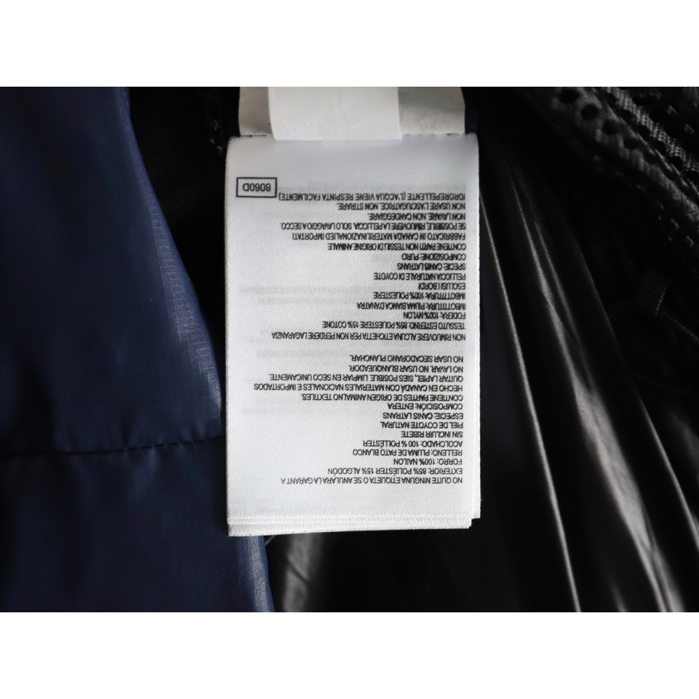 ddkicks Can*a Go*e  deep sea blue  crofton puffer