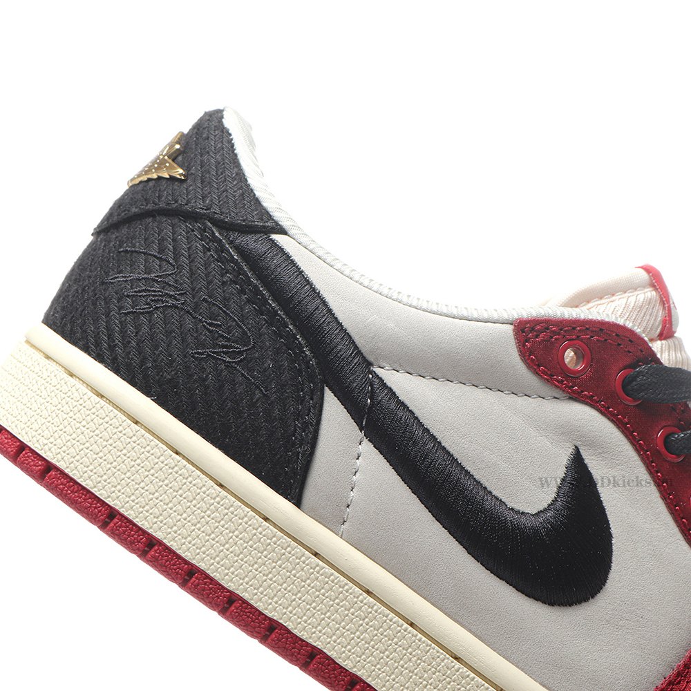 DD Jordan 1 Retro Low OG Trophy Room Away