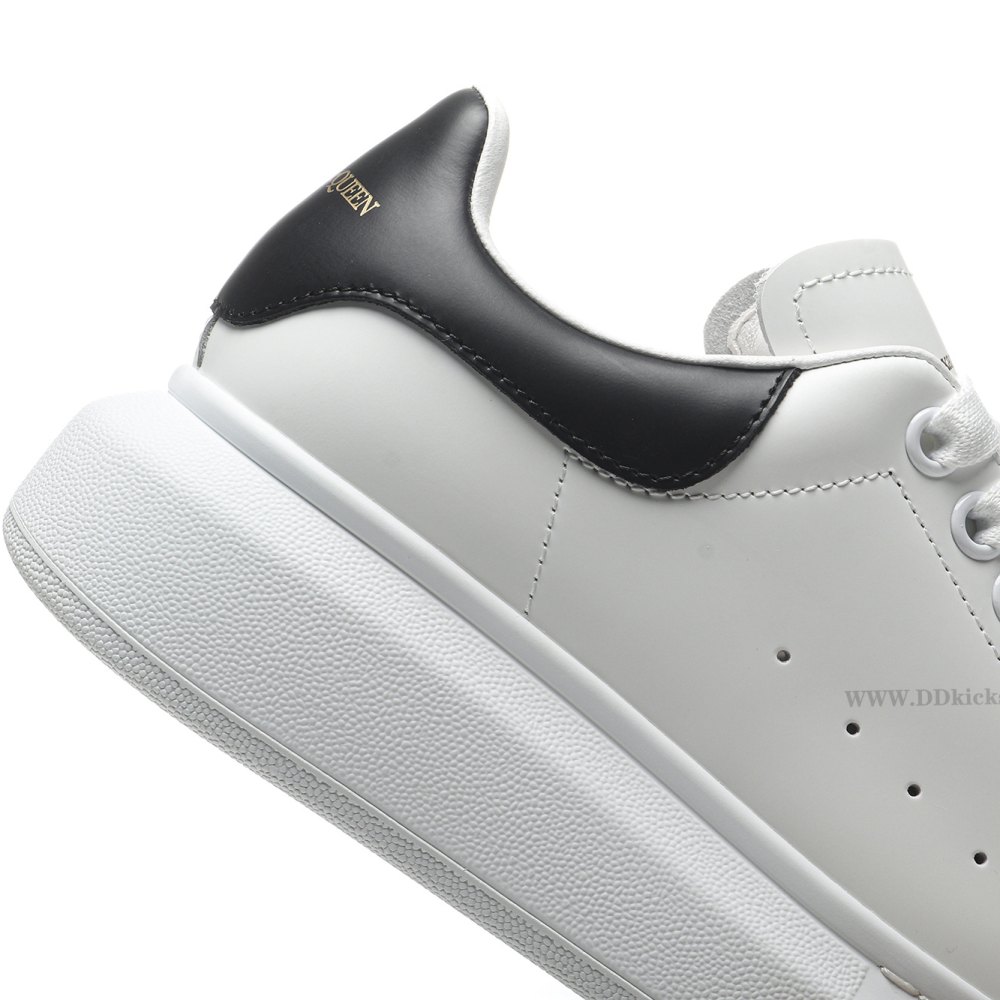 DD A1EX*DER M*QUEEN Oversized White Black