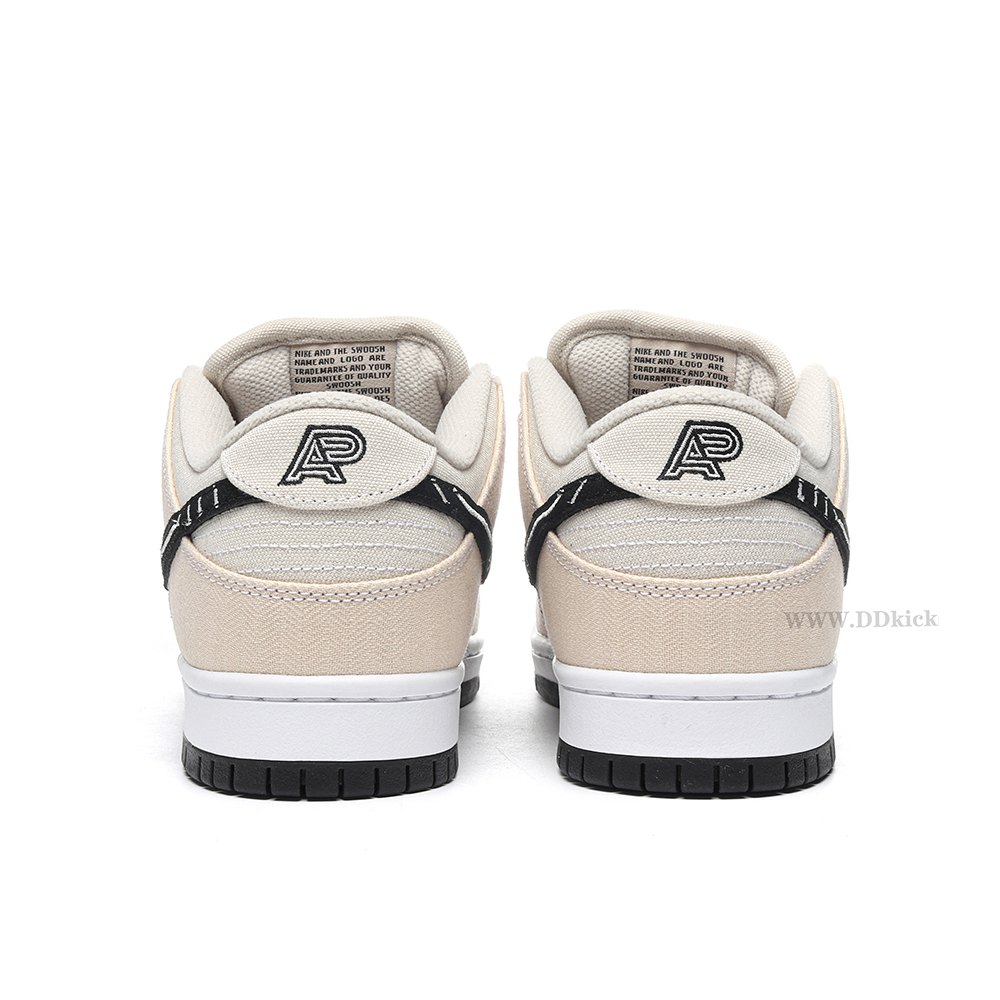 DD Nike SB Dunk Low Albino & Preto