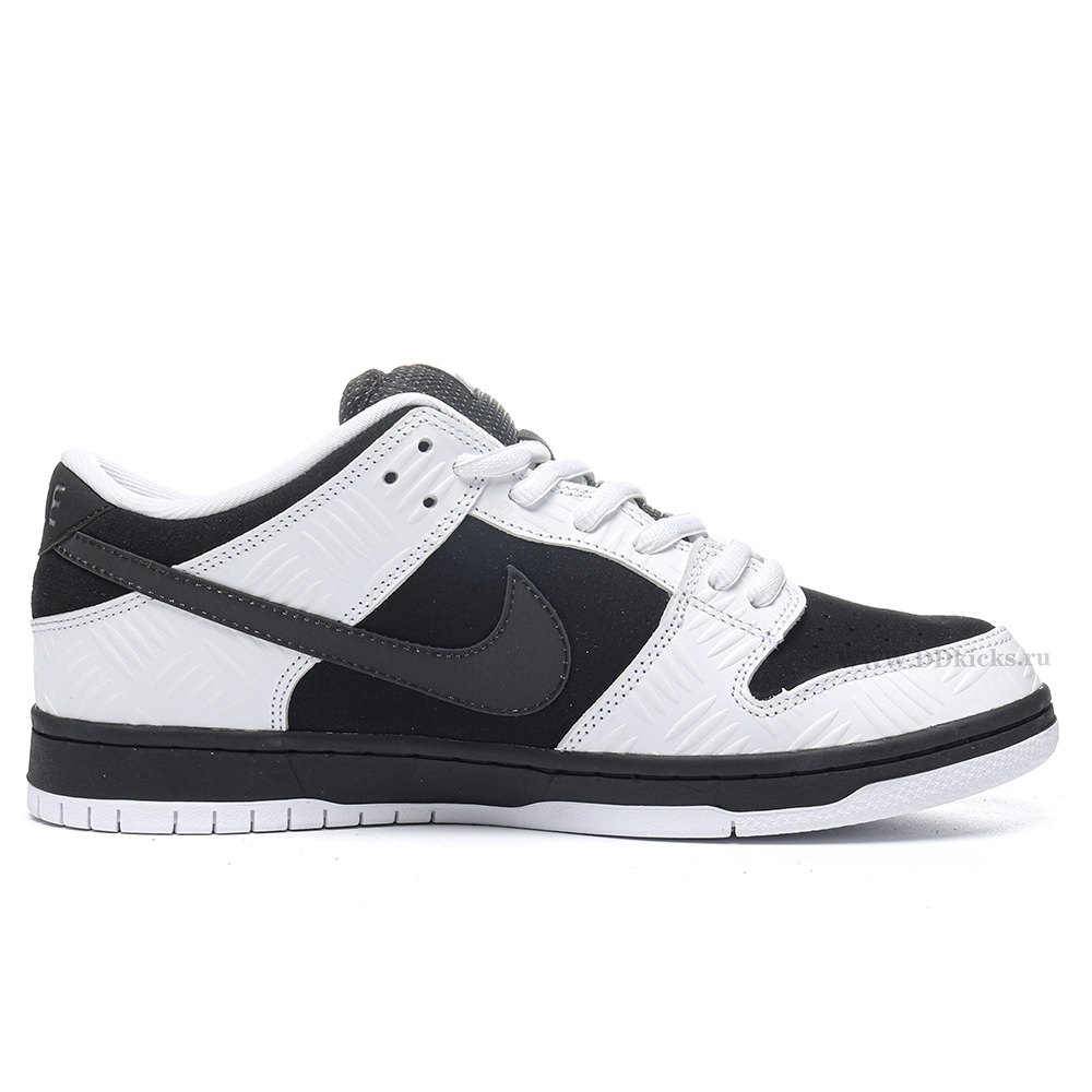 DD Nike SB Dunk Low TIGHTBOOTH