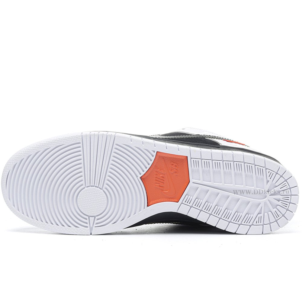 DD Nike SB Dunk Low TIGHTBOOTH