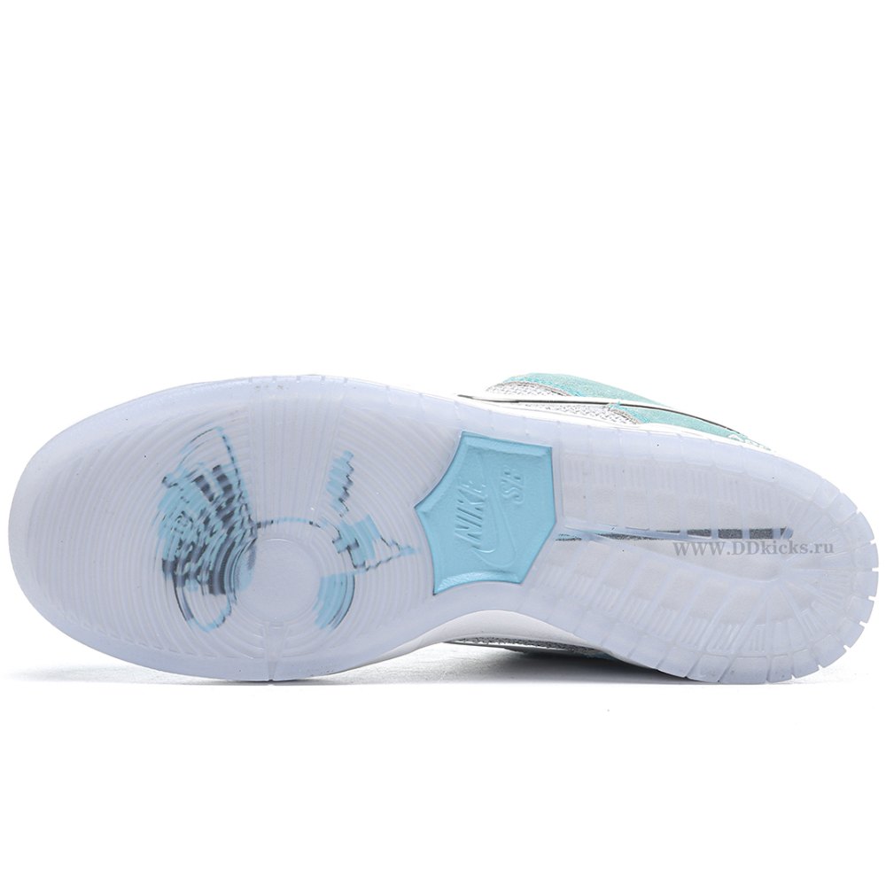 DD Nike SB Dunk Low April Skateboards