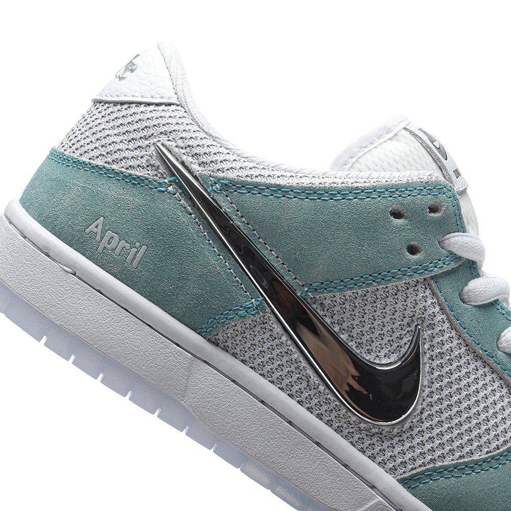 DD Nike SB Dunk Low April Skateboards