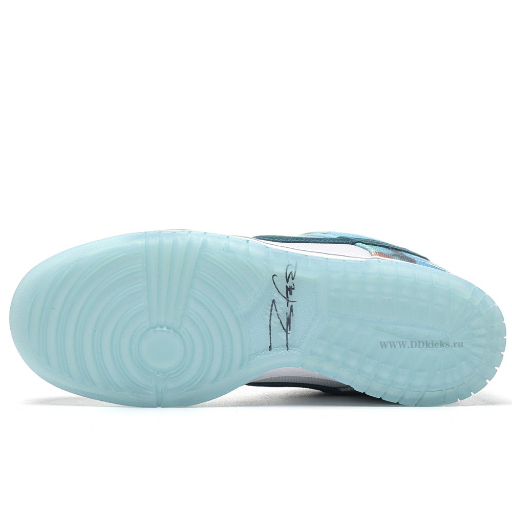 DD Nike SB Dunk Low Futura Laboratories Bleached Aqua