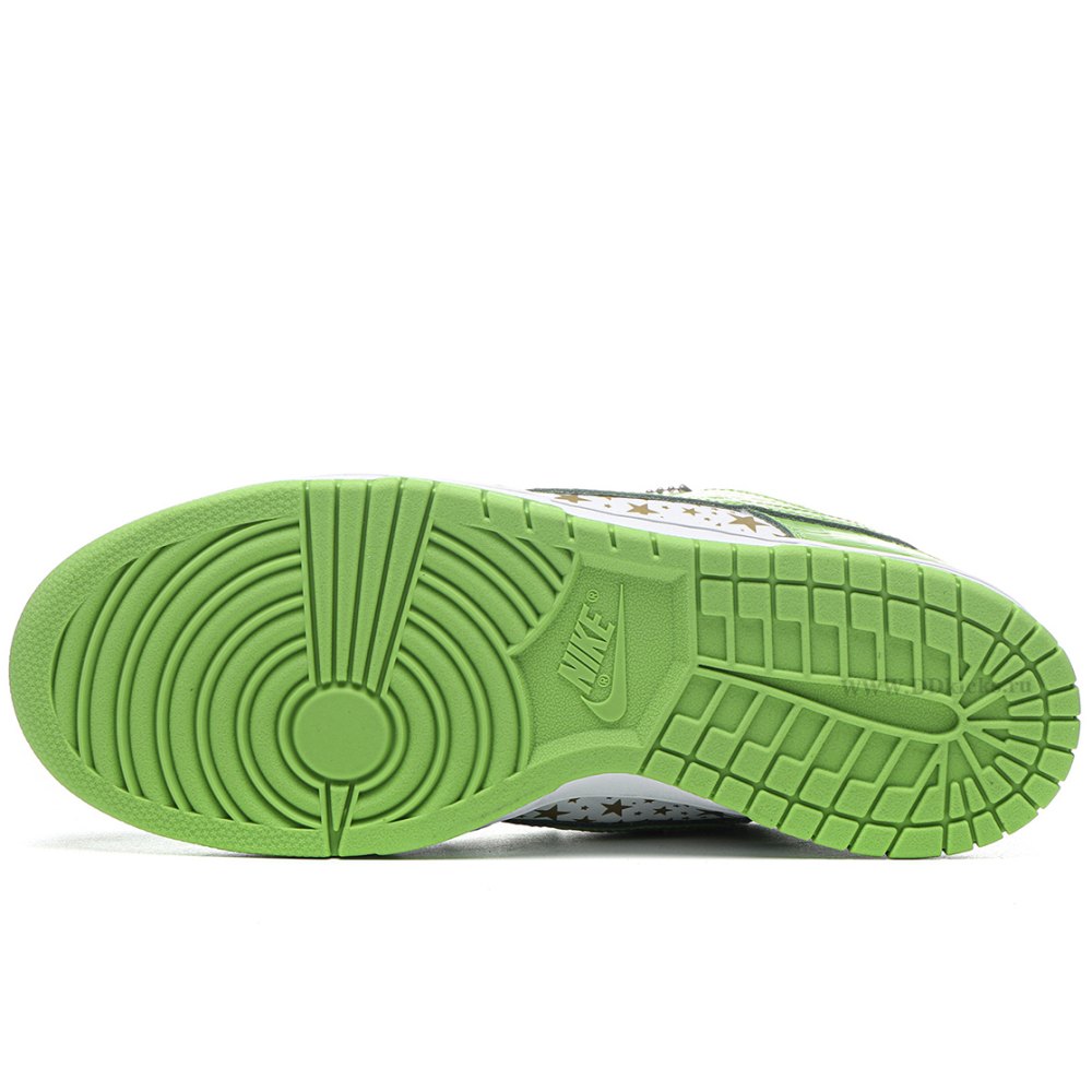 dd nike sb dunk low S*p*e stars mean green