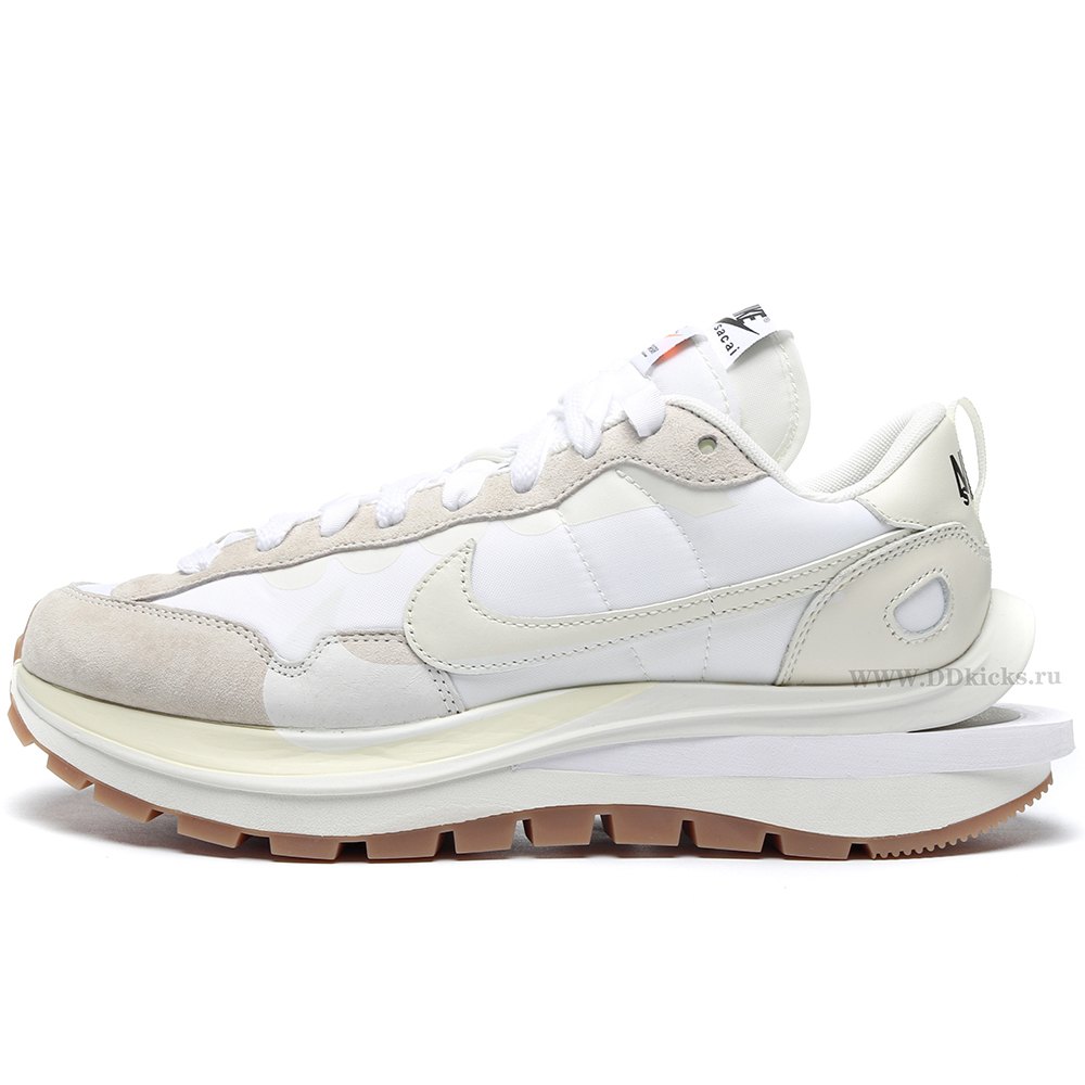 DD Nike Vaporwaffle sacai Sail Gum