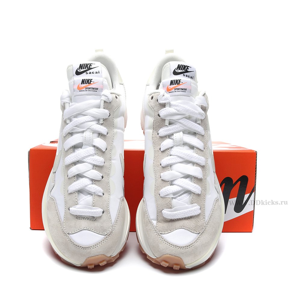 DD Nike Vaporwaffle sacai Sail Gum