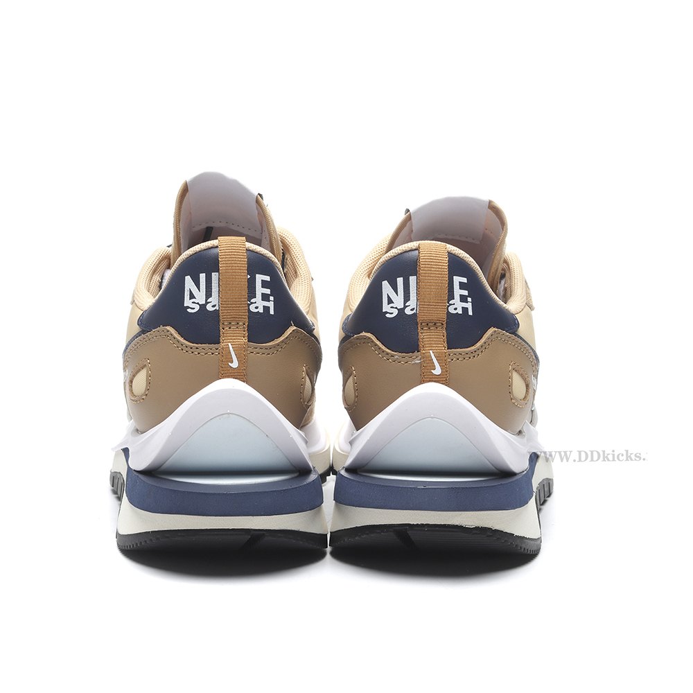 DD Nike Vaporwaffle sacai Sesame Blue Void