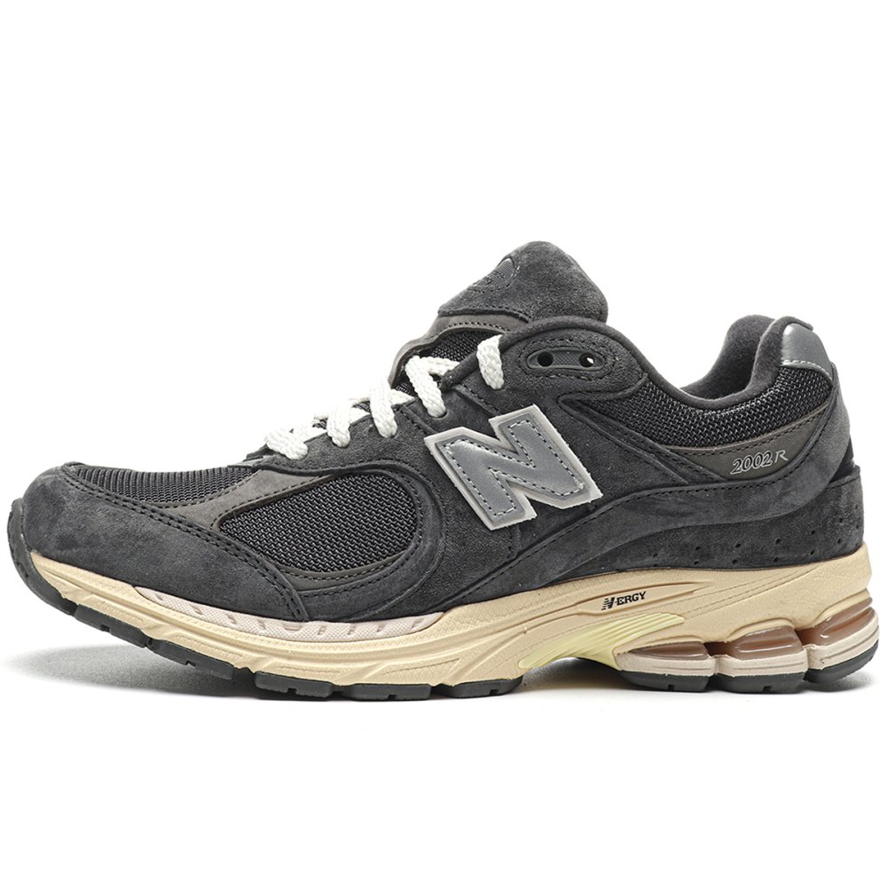 DD  New Balance 2002R Black Dark Grey