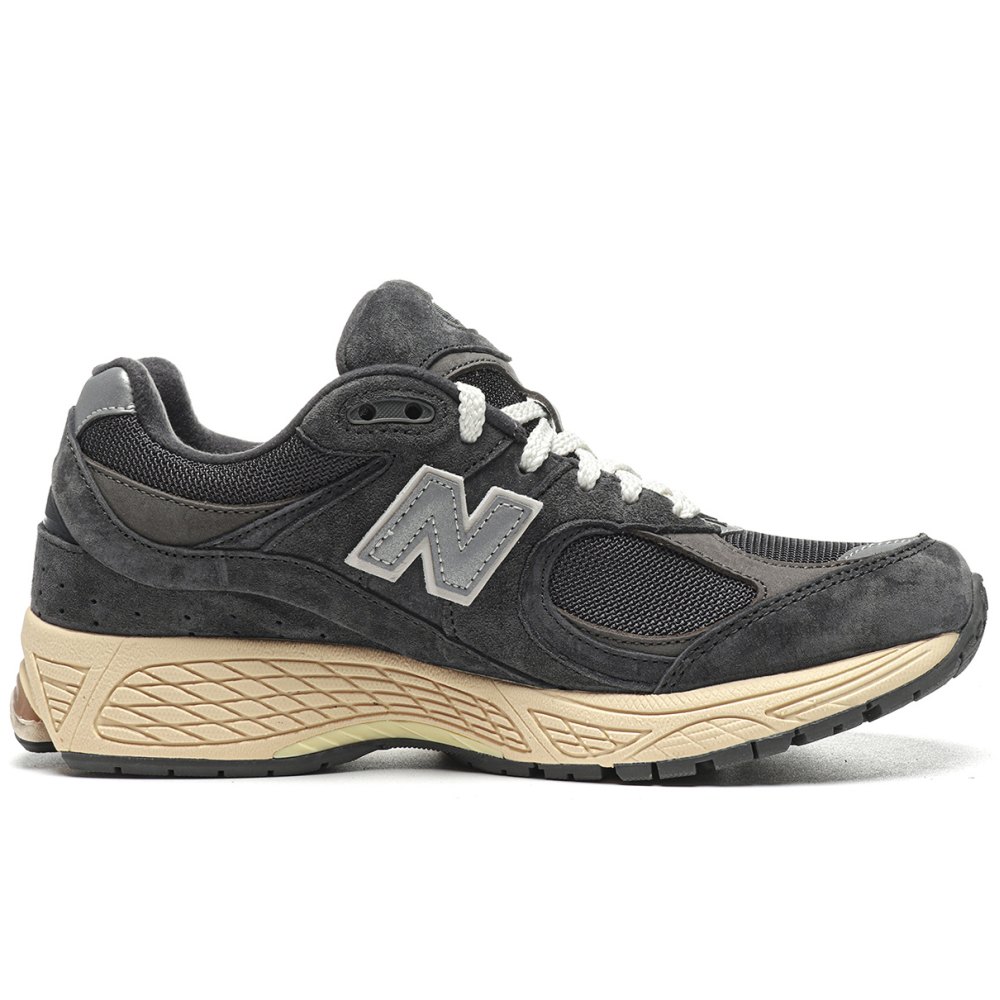DD  New Balance 2002R Black Dark Grey